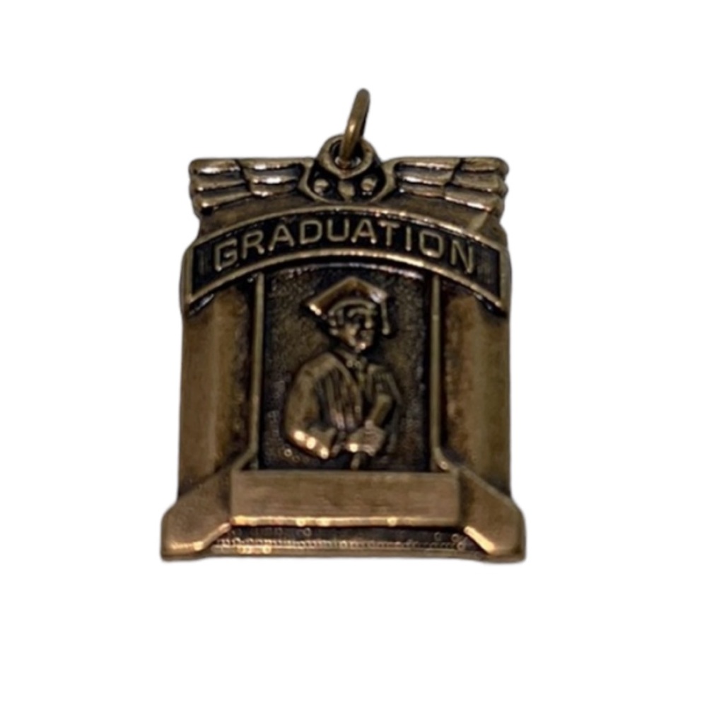 “GRADUATION” CHARM / PENDANT BRONZE TONE BOY CAP AND GOWN WITH DIPOMA VINTAGE